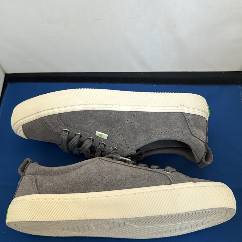 Cariuma Gray Women's Shoes - Picture 6 of 8